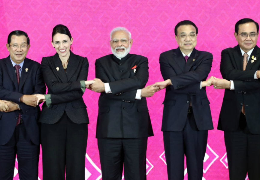 (From left) Cambodian Prime Minister Hun Sen, New Zealand Prime Minister Jacinda Ardern, Indian Prime Minister Narendra Modi, Chinese Premier Li Keqiang, and Thai Prime Minister Prayuth Chan-Ocha at the 3rd Regional Comprehensive Economic Partnership (RCEP) summit in Bangkok. REUTERS.